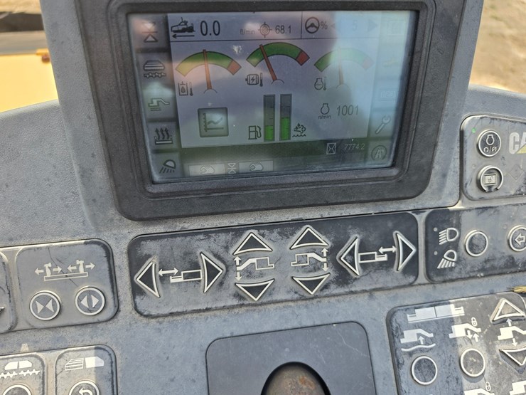caterpillar-ap-1055f-image-35