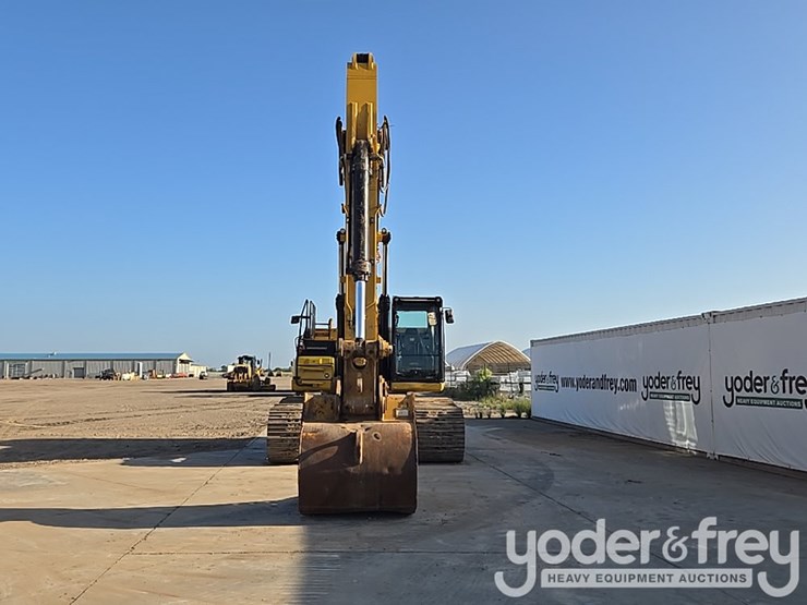 2019-caterpillar-336-image-8