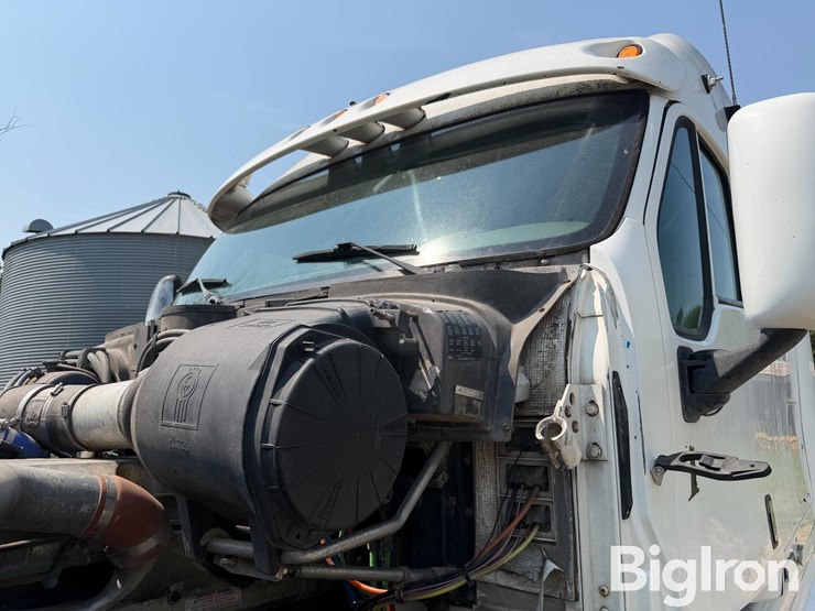 2001-kenworth-t2000-image-15