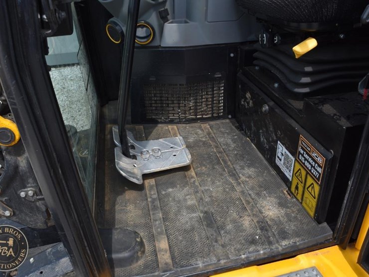2024-jcb-35z-1-image-41