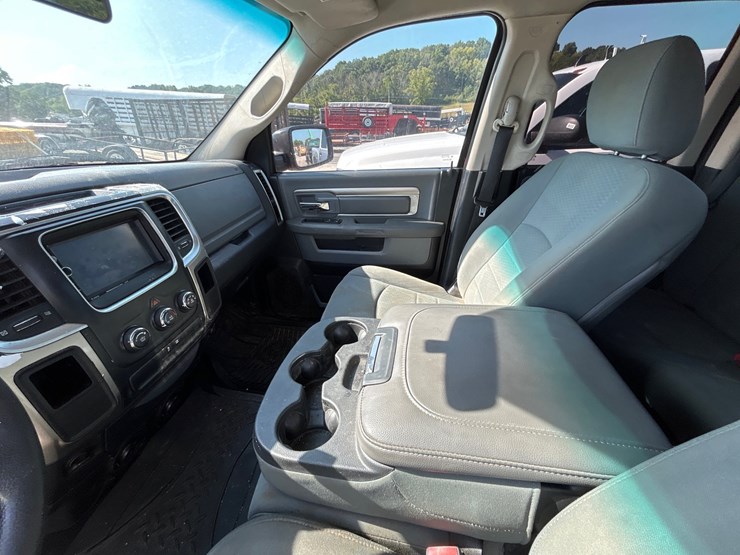 2013-dodge-1500-image-12