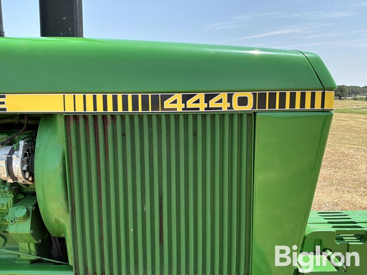 1981-john-deere-4440-image-17