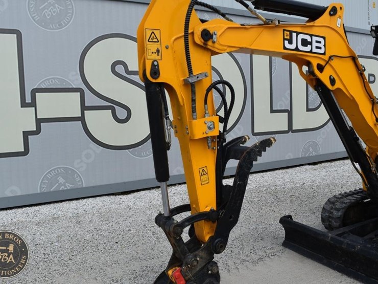 2024-jcb-35z-1-image-21