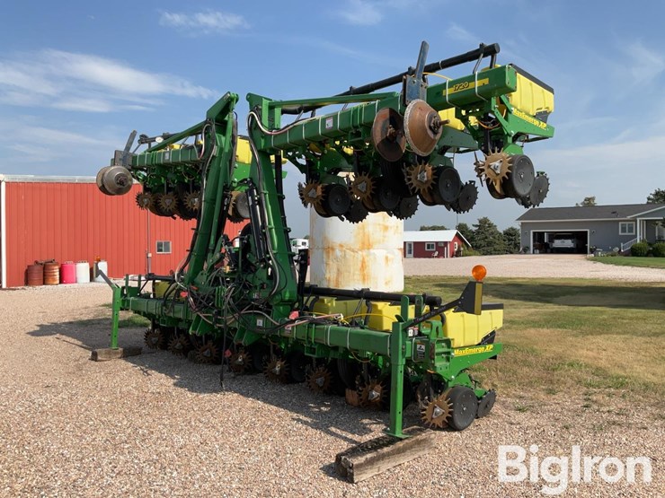 john-deere-1720-image-1