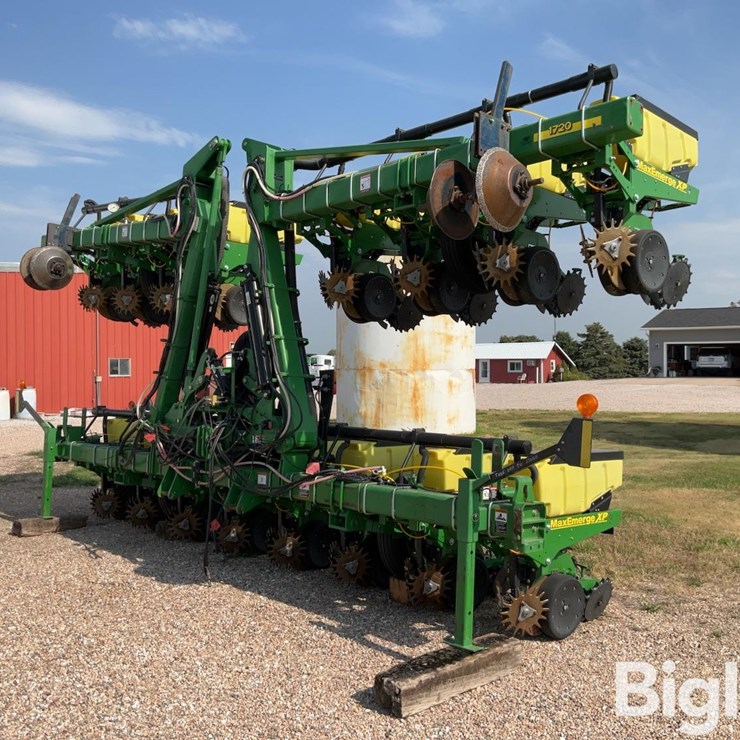 JOHN DEERE 1720