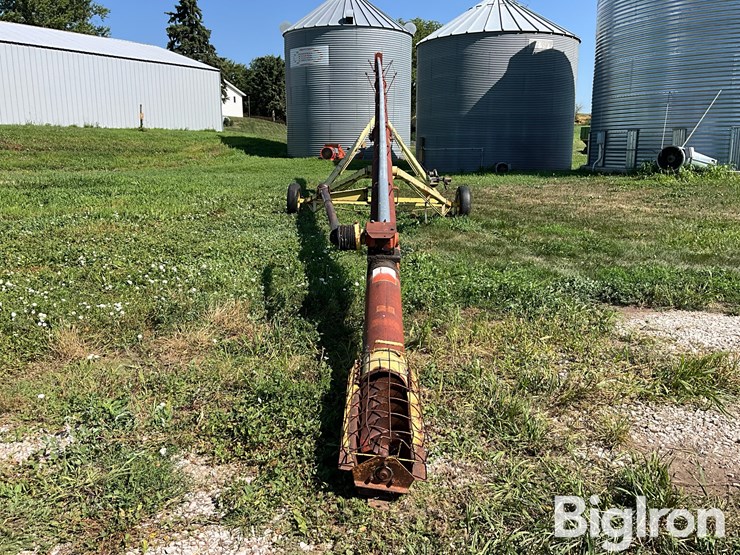 buhler-farm-king-861-image-2