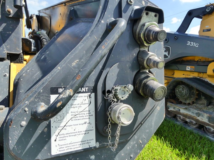deere-331g-image-12