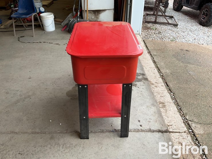 clarke-20-gal-parts-washer-table-image-4