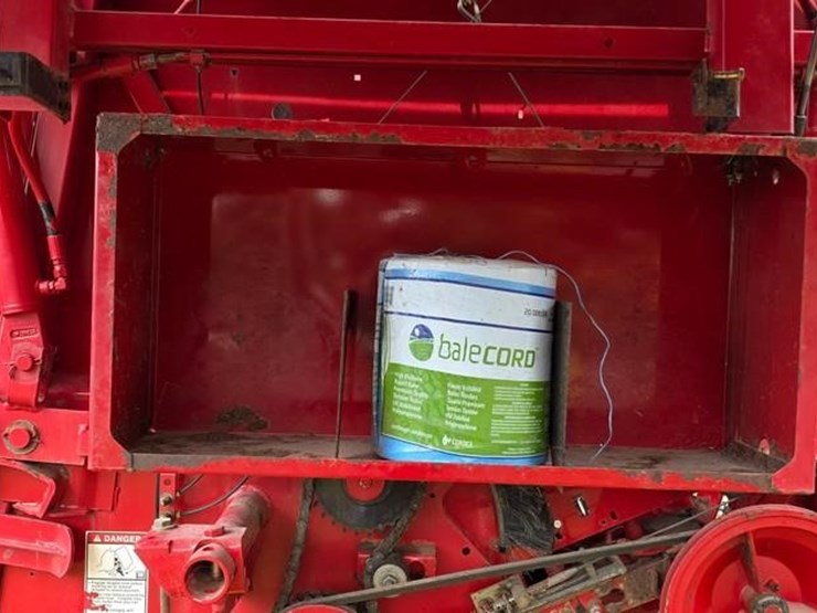 new-holland-br7060-image-27