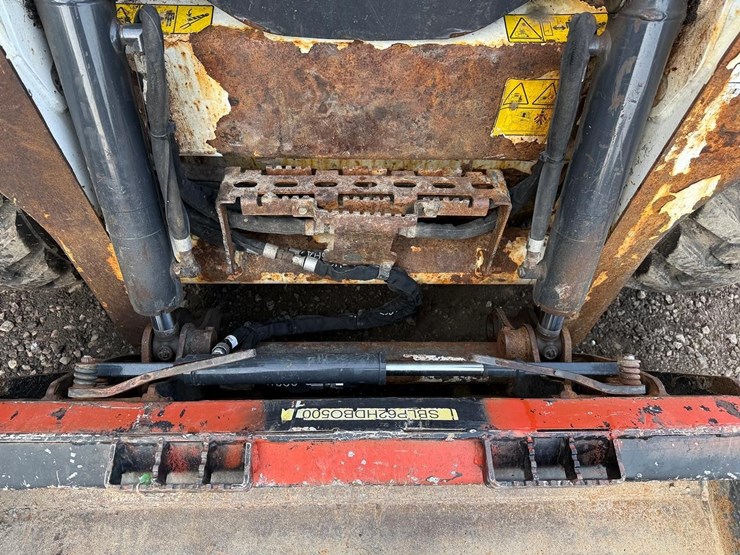2021-bobcat-s590-image-10