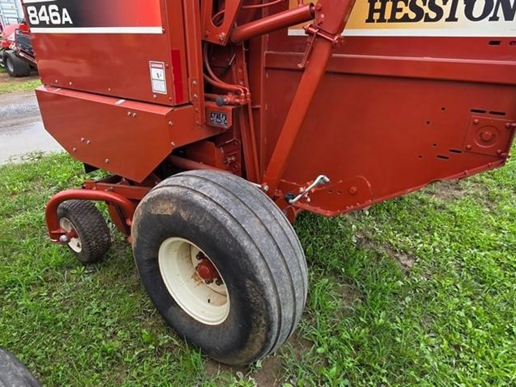 hesston-846a-image-13