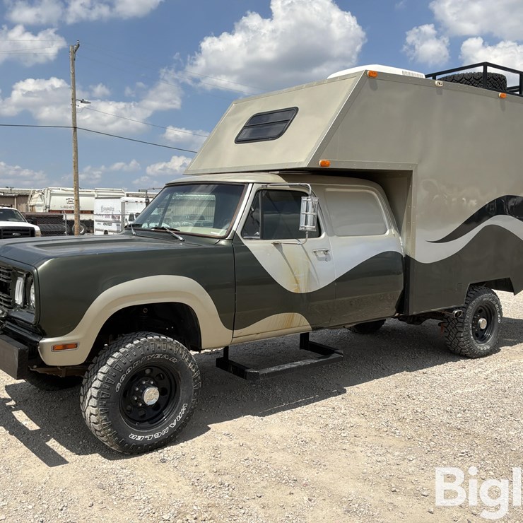 1974 DODGE W200