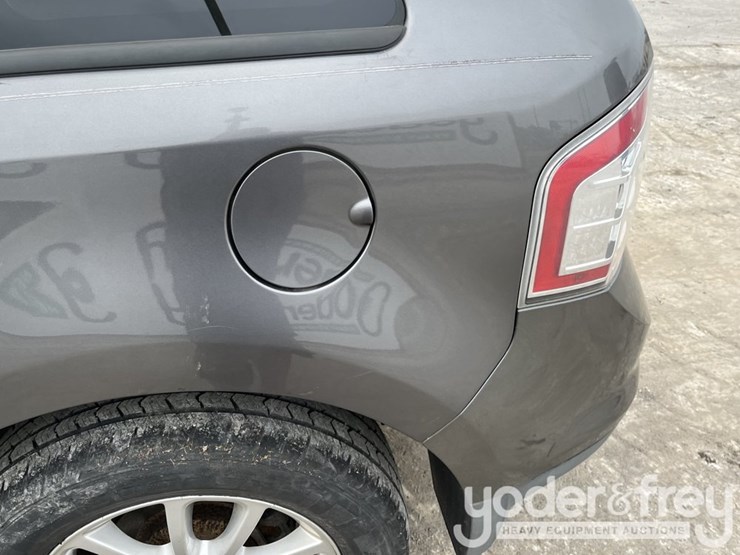 2010-ford-edge-image-24