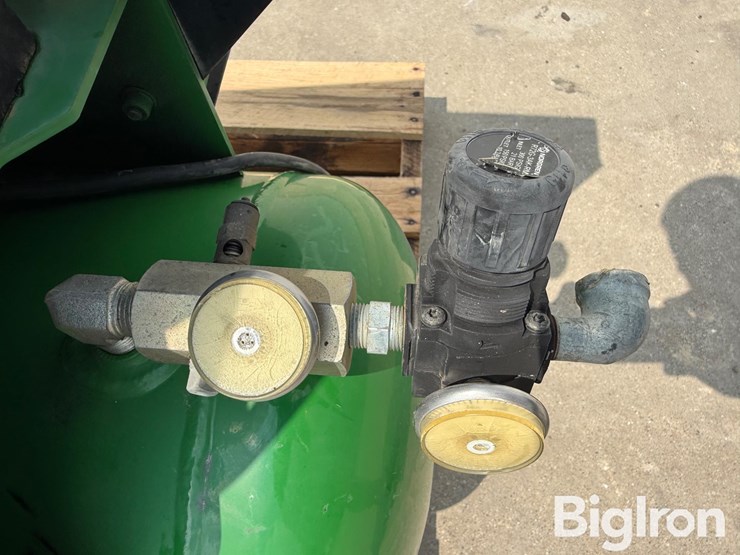 john-deere-am2-sh09-20j-portable-air-compressor-image-11