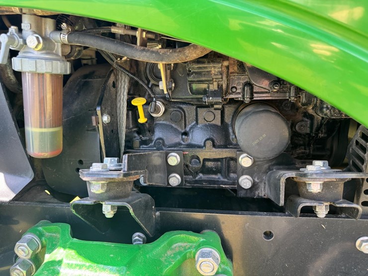 2014-john-deere-1023e-image-17