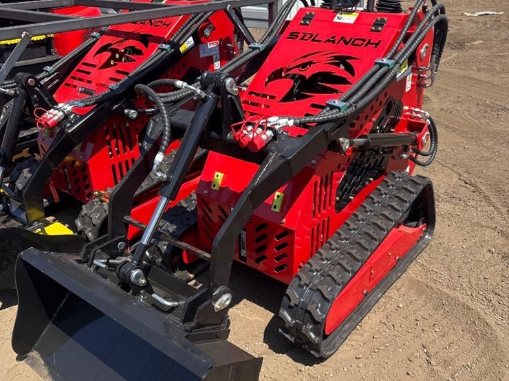 new-sd-lanch-co-mini-stand-on-skidloader-model-ssl60-image-2