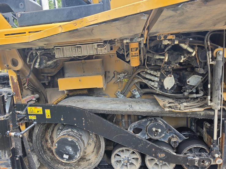 caterpillar-ap-1055f-image-82