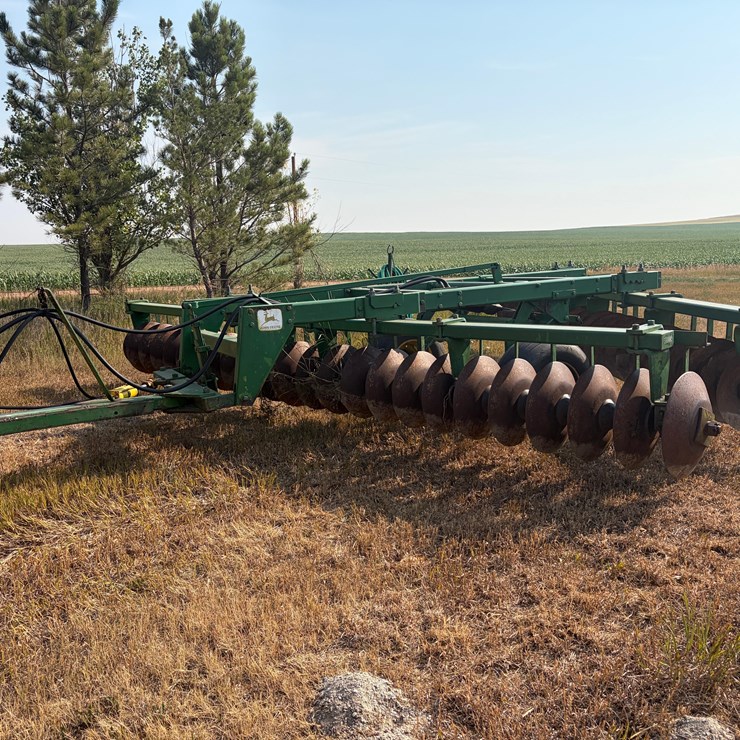 John Deere H325C Disc