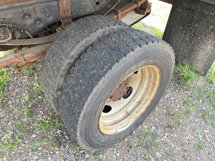 2013-ford-f550-image-6