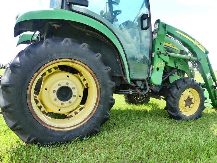 john-deere-3520-image-6
