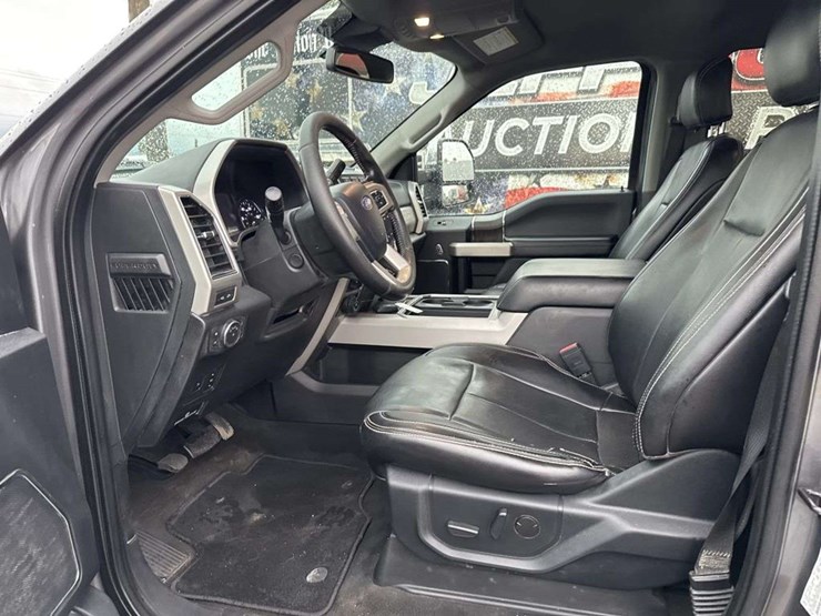 2021-ford-f250-lariat-image-13