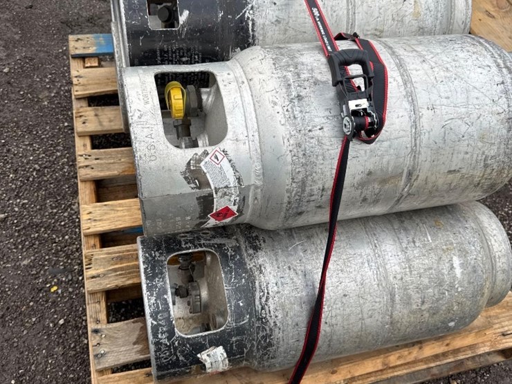 (7)-aluminum-lp-forklift-tanks-image-2