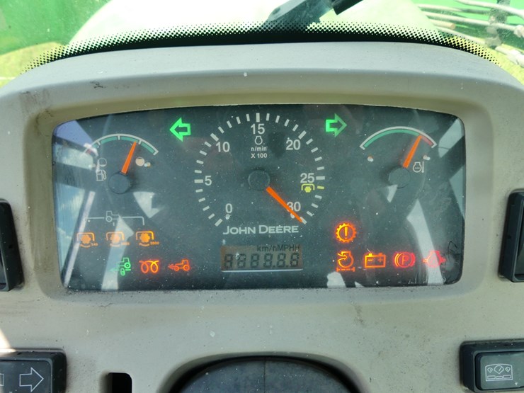 john-deere-3520-image-19