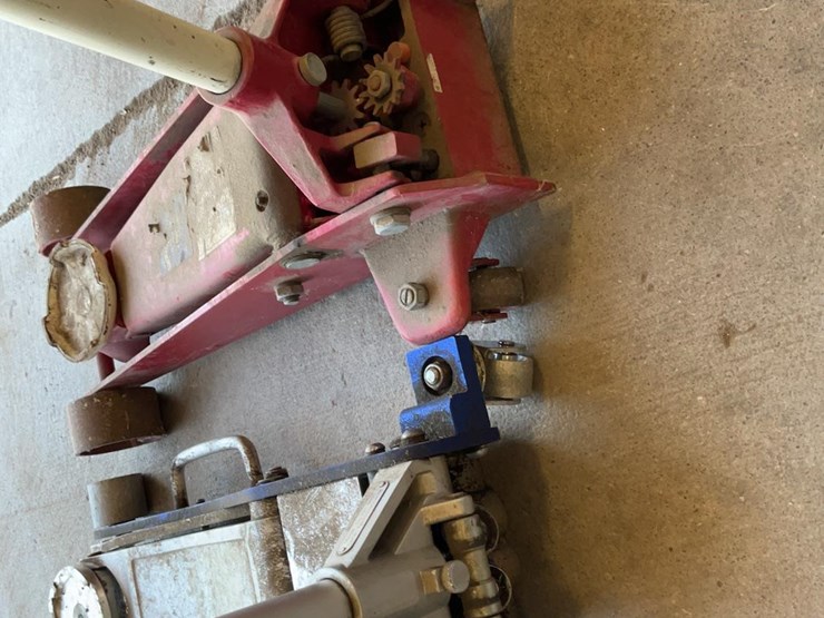 assorted-floor-jacks-image-12