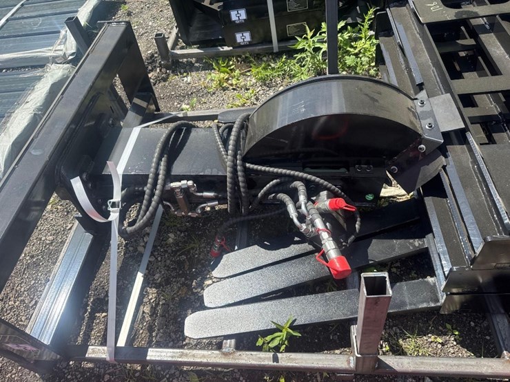 new-giyi-co-hydraulic-skidloader-stump-grinder-attachment-model-sg45-image-1