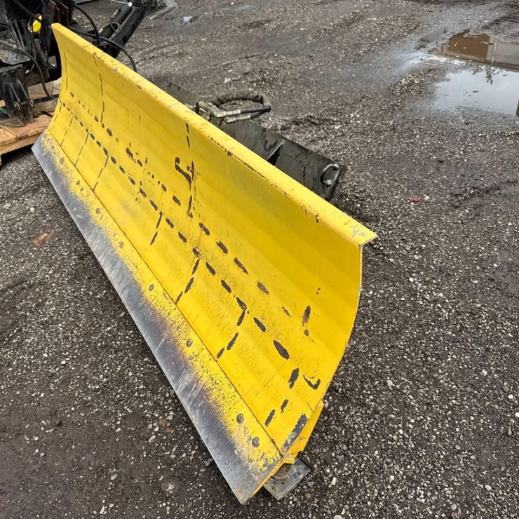 Hydraulic Skidloader 96in Snow Blade Attachment