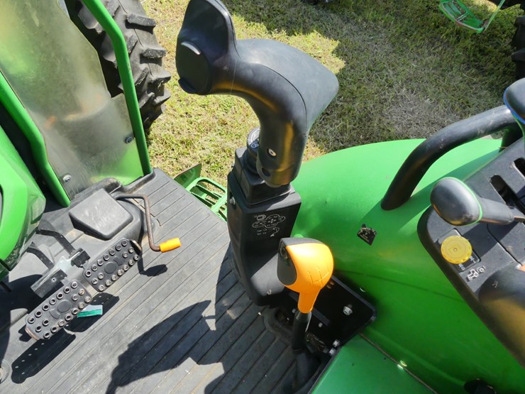 2022-john-deere-5115m-image-14