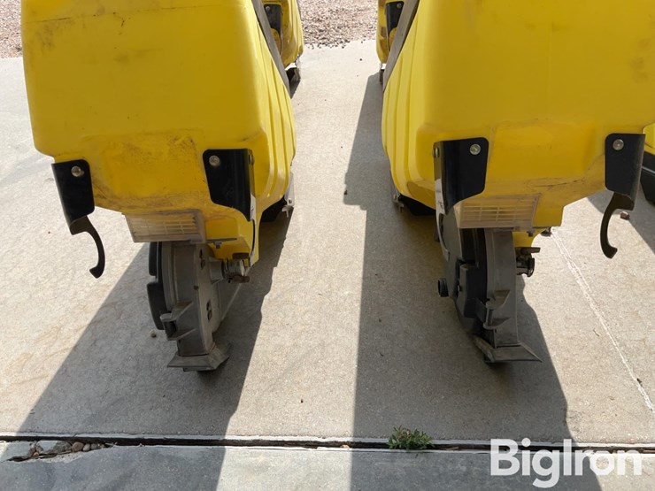john-deere-3-bushel-poly-seed-boxes-image-11