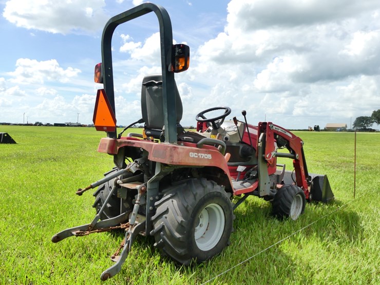 massey-ferguson-gc1705-image-3