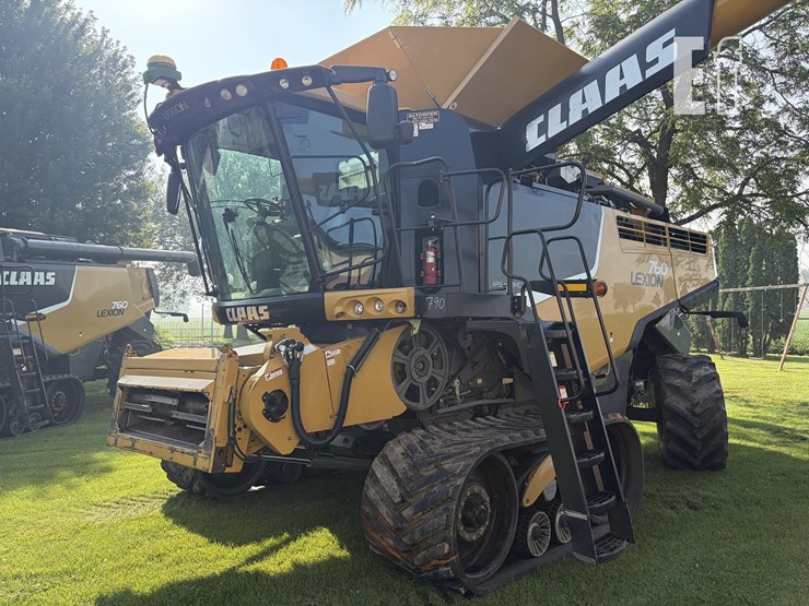 2013-claas-lexion-760-image-1