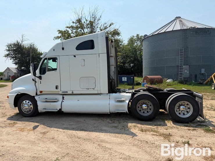 2001-kenworth-t2000-image-8
