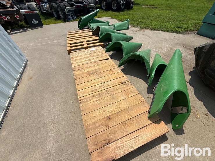 john-deere-poly-corn-head-snouts-image-5