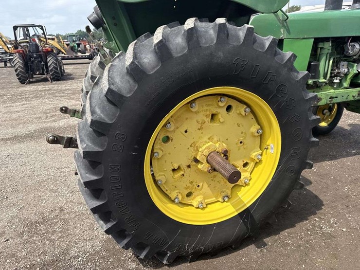 john-deere-4320-image-14