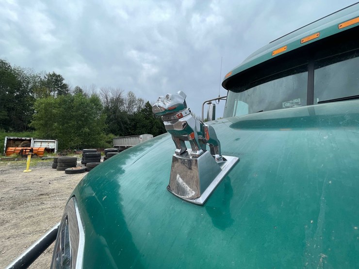 #114-•-2011-mack-semi-tractor-(has-wi-title)-(denmark,-wi)-image-64