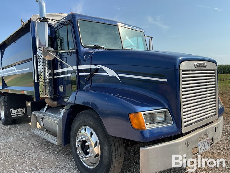2003-freightliner-fld112-image-10