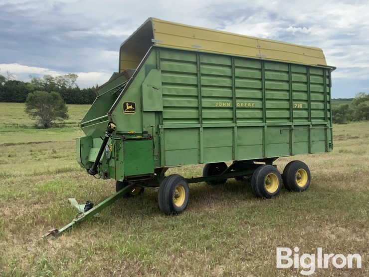 john-deere-716a-image-1