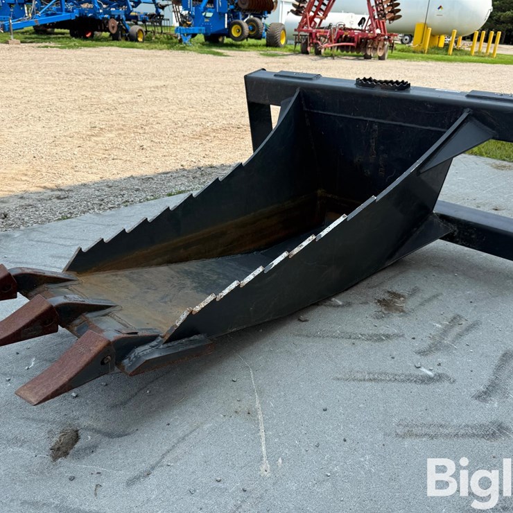 Skid Steer Stump Bucket