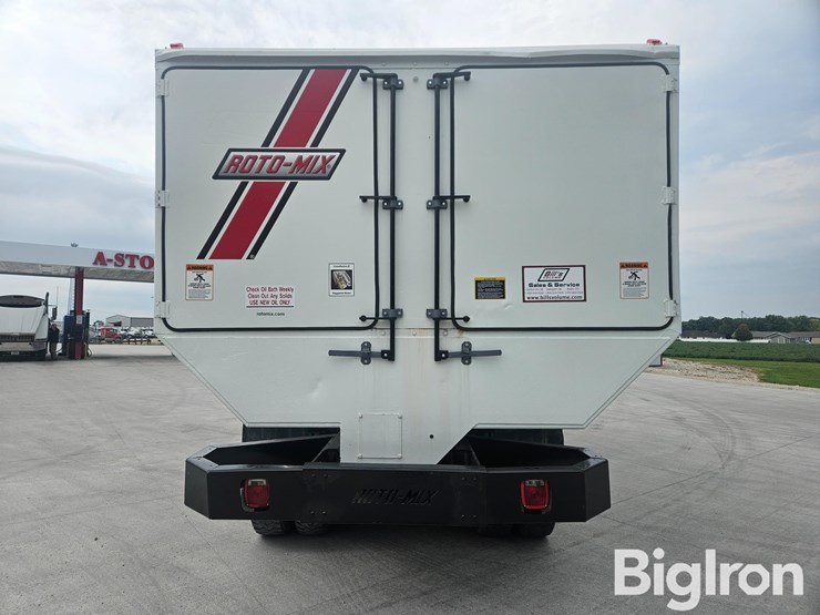 2020-peterbilt-389-image-6