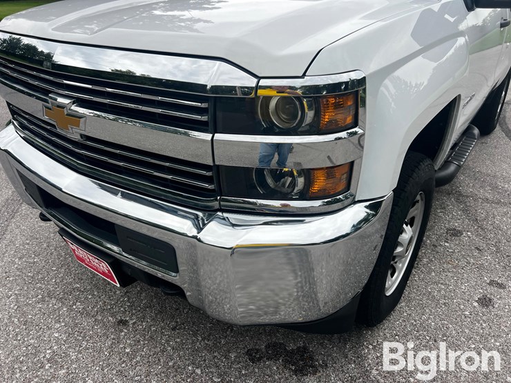 2016-chevrolet-3500-image-16