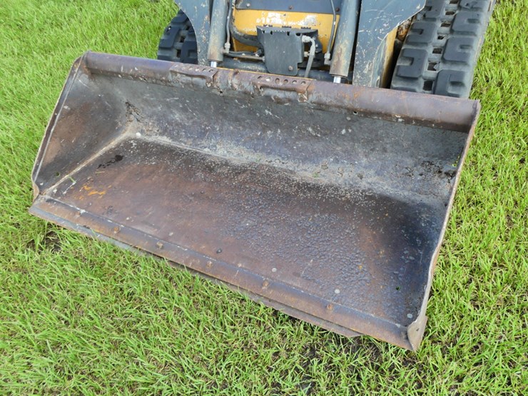 deere-317g-image-11