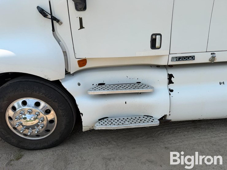 2001-kenworth-t2000-image-17