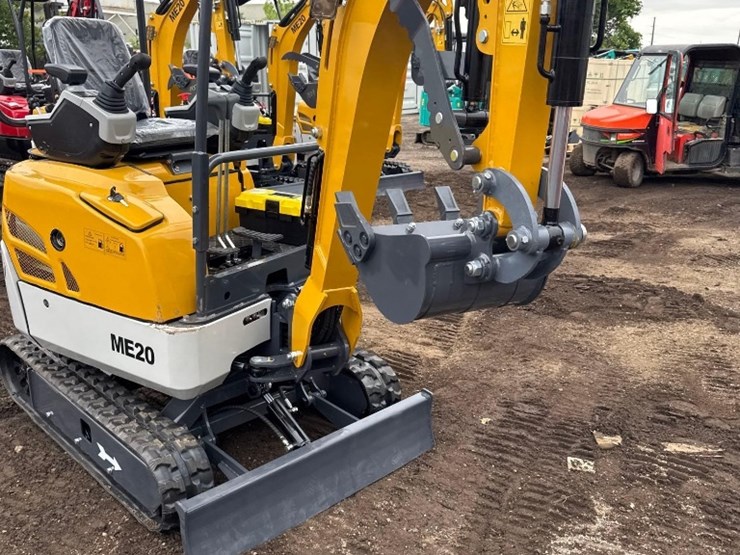new-sd-lanch-co-mini-diesel-excavator-model-me20-image-5