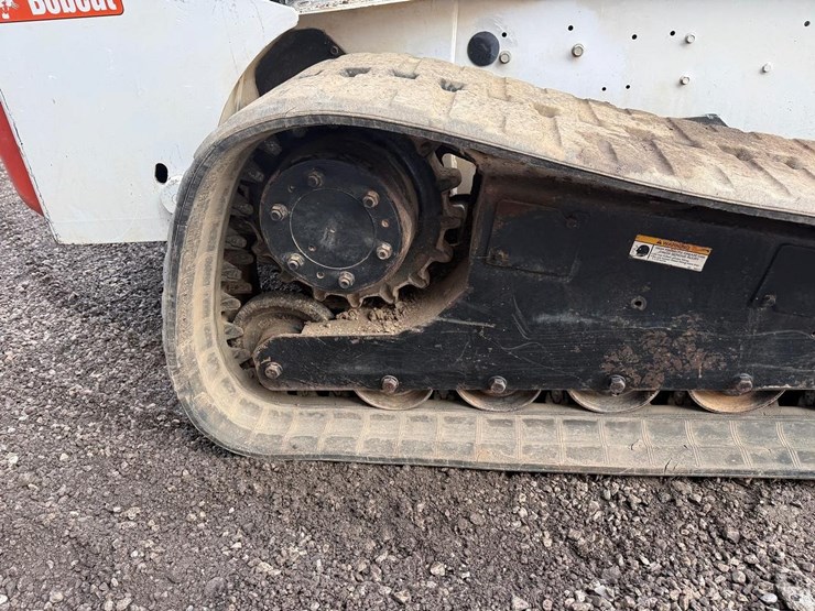 2008-bobcat-t300-image-13