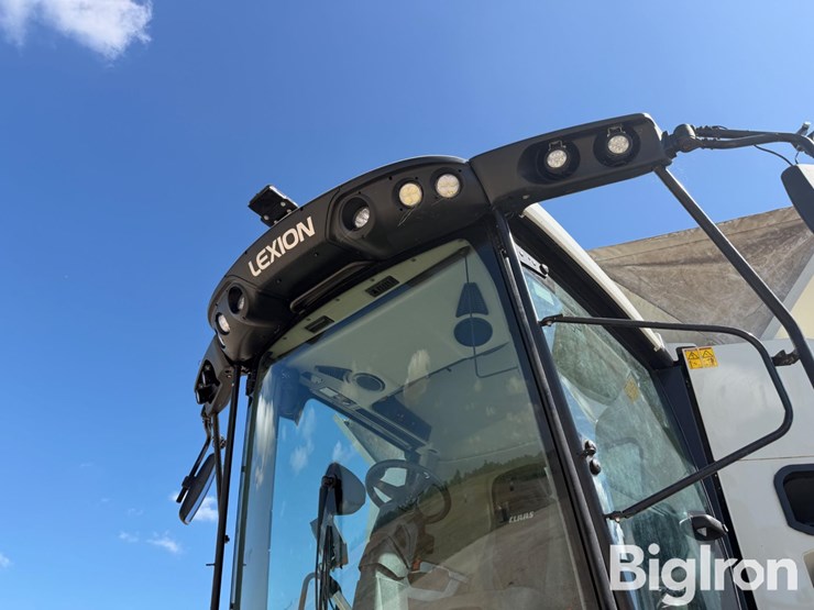 2022-claas-lexion-8600-image-13