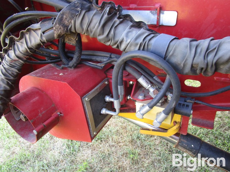 2011-case-ih-7088-image-11
