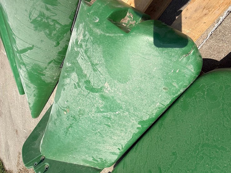 john-deere-poly-corn-head-snouts-image-10